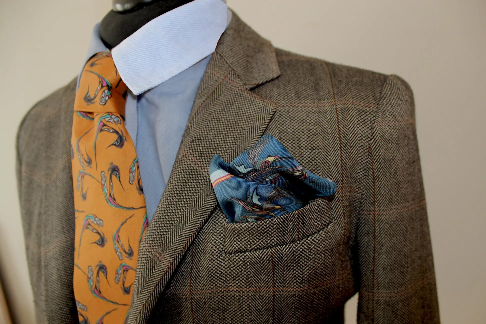 100% Silk Twill Tie in Gold Birds Pattern