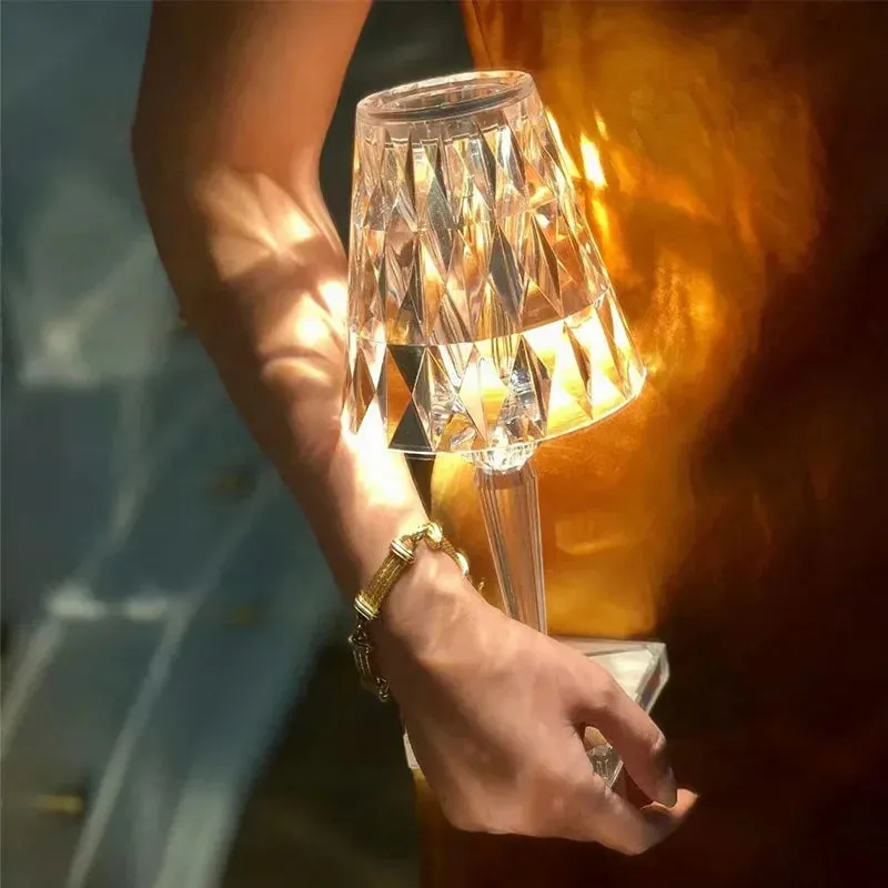 ACRYLIC DIAMOND TABLE LAMP